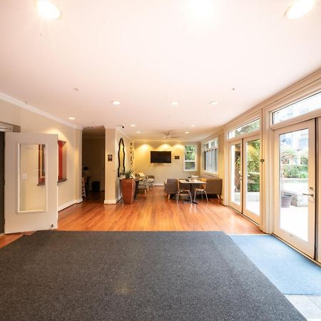 Modern Downtown Top Floor Penthouse With Bay Views سياتل المظهر الخارجي الصورة