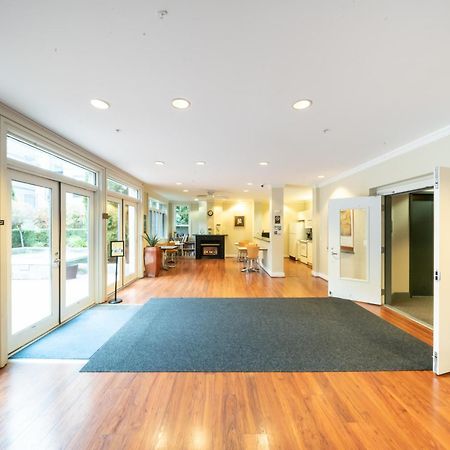 Modern Downtown Top Floor Penthouse With Bay Views سياتل المظهر الخارجي الصورة