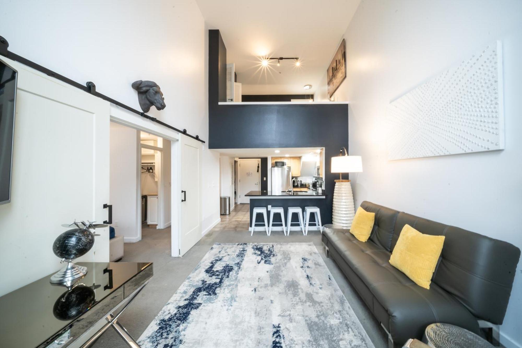 Modern Downtown Top Floor Penthouse With Bay Views سياتل المظهر الخارجي الصورة